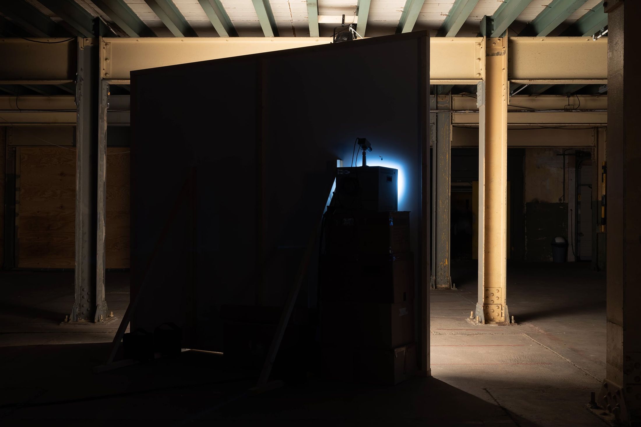 Rear view of the installation Invisible Wall (2021) by Melle Nieling